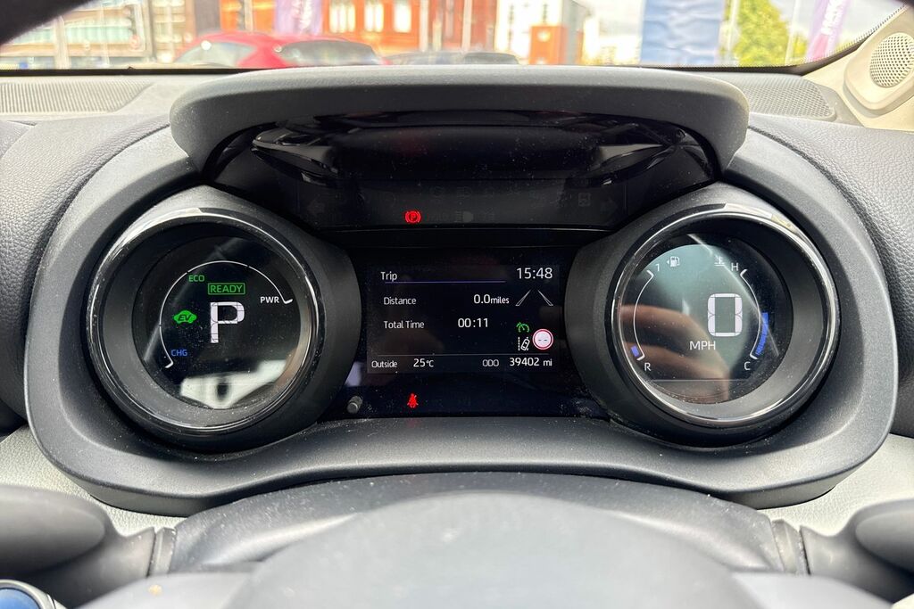 Toyota Yaris Excel White #18