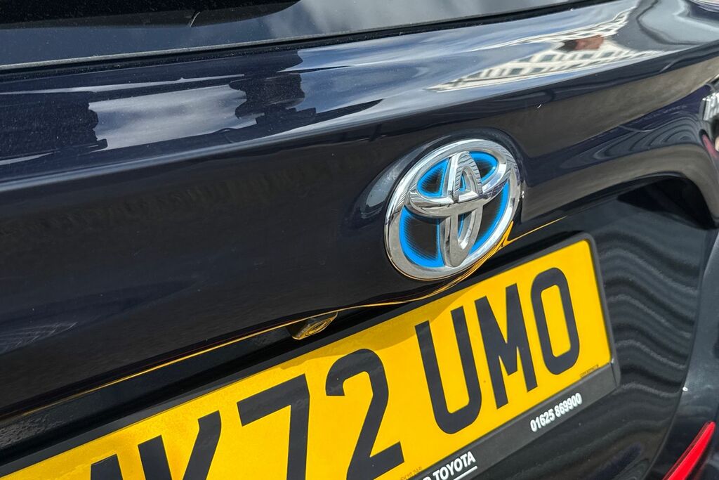 Toyota Yaris Excel White #26