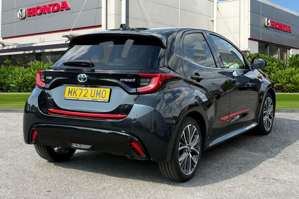 Toyota Yaris Excel White #7
