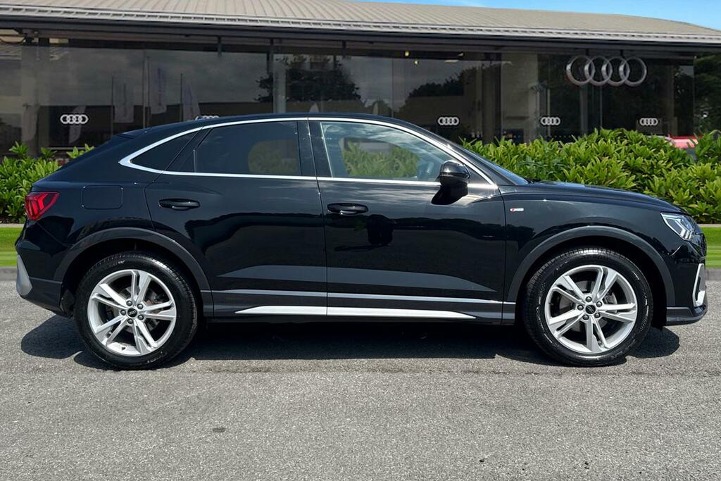Audi Q3 S Line 35 Tfsi 150 Ps S Tronic PJ24TLU Black #3