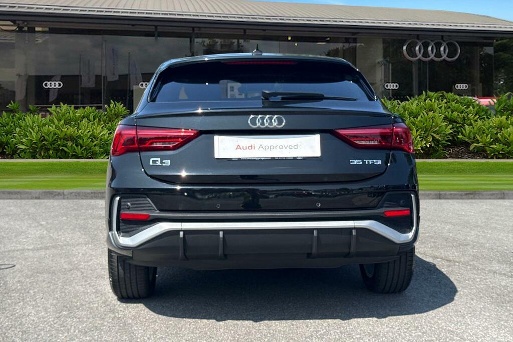 Audi Q3 S Line 35 Tfsi 150 Ps S Tronic PJ24TLU Black #4