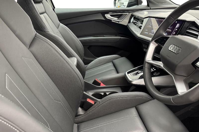 Audi Q4 E Tron Q4 Black Edition 45 E-tron 210,00 Kw White #10