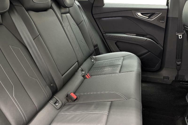 Audi Q4 E Tron Q4 Black Edition 45 E-tron 210,00 Kw White #9