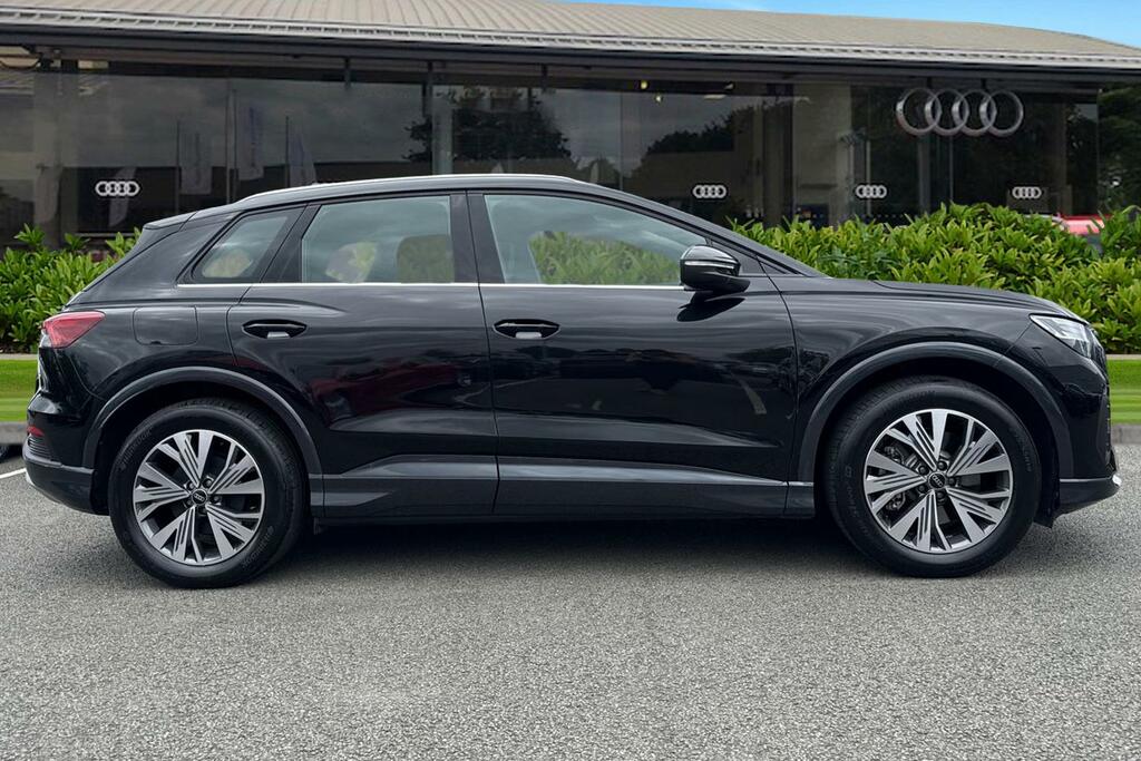 Audi Q4 E Tron Q4 Sport 45 E-tron Quattro 210,00 Kw KS25OYP Black #3