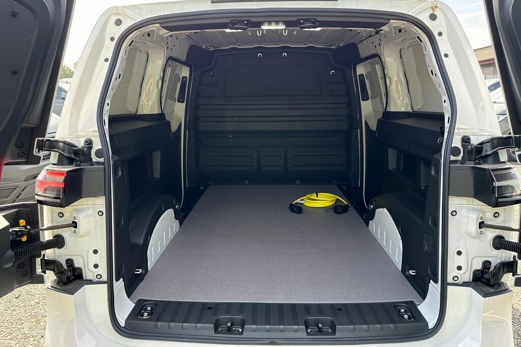 Volkswagen ID.Buzz Pro 79Kwh Commerce White #6