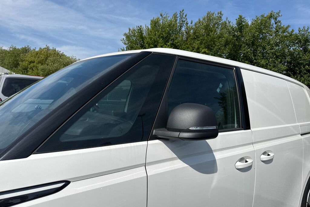 Volkswagen ID.Buzz Id. Buzz 250Kw Commerce 79Kwh 4Motion White #25