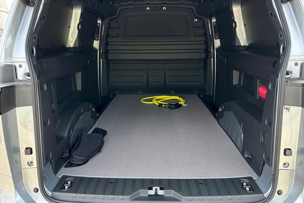 Volkswagen ID.Buzz Pro 79Kwh Commerce Silver #6