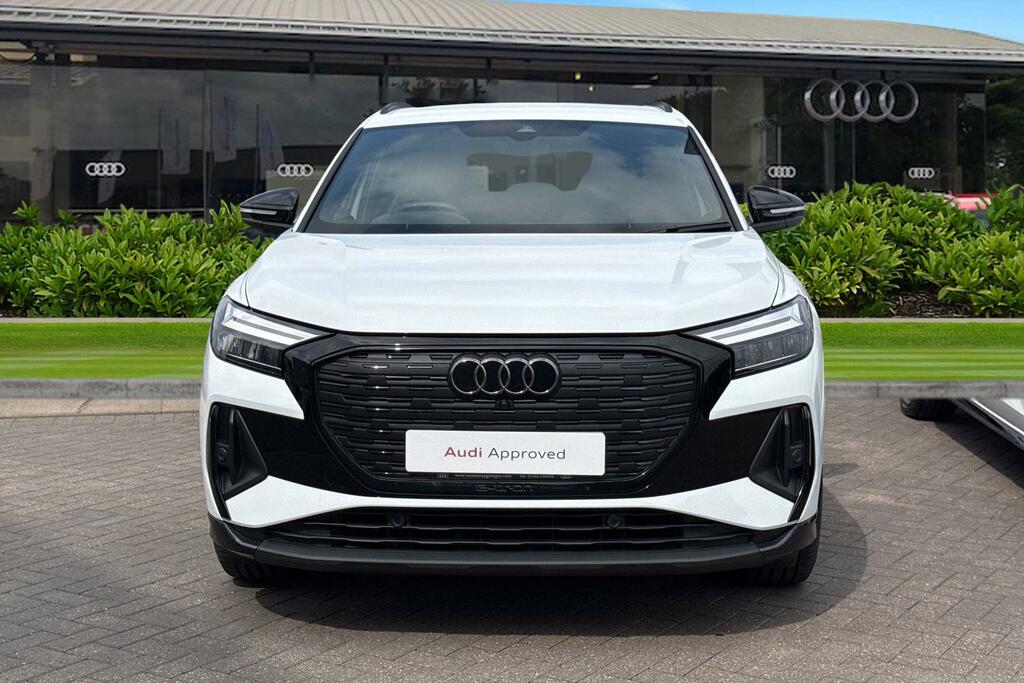 Audi Q4 E Tron Q4 Black Edition 45 E-tron 210,00 Kw White #5