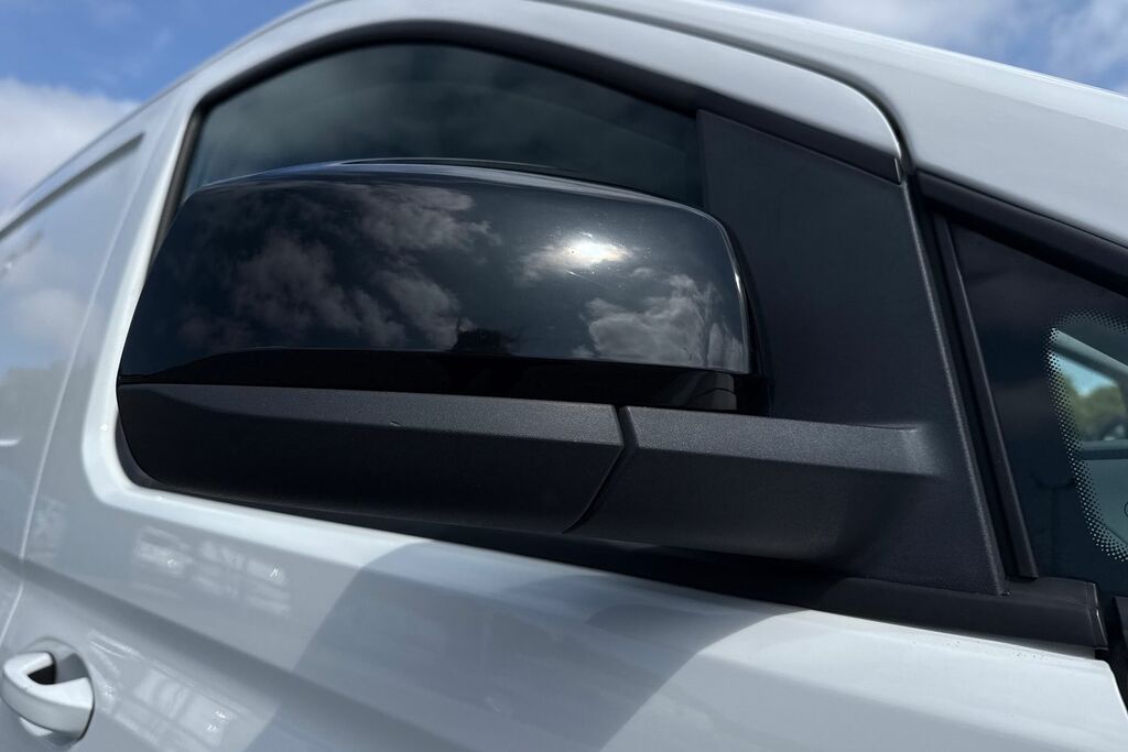 Volkswagen Caddy Maxi Caddy Maxi C20 Commerce Pro Tdi S-a White #25