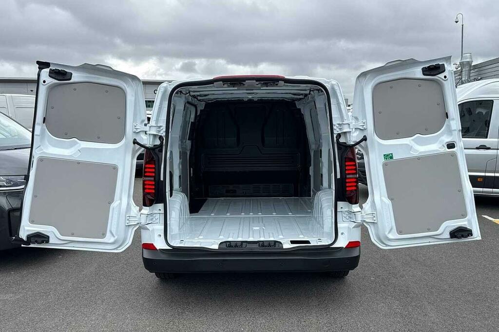 Volkswagen E-Transporter Swb 218Ps 65Kwh Panel Van #40
