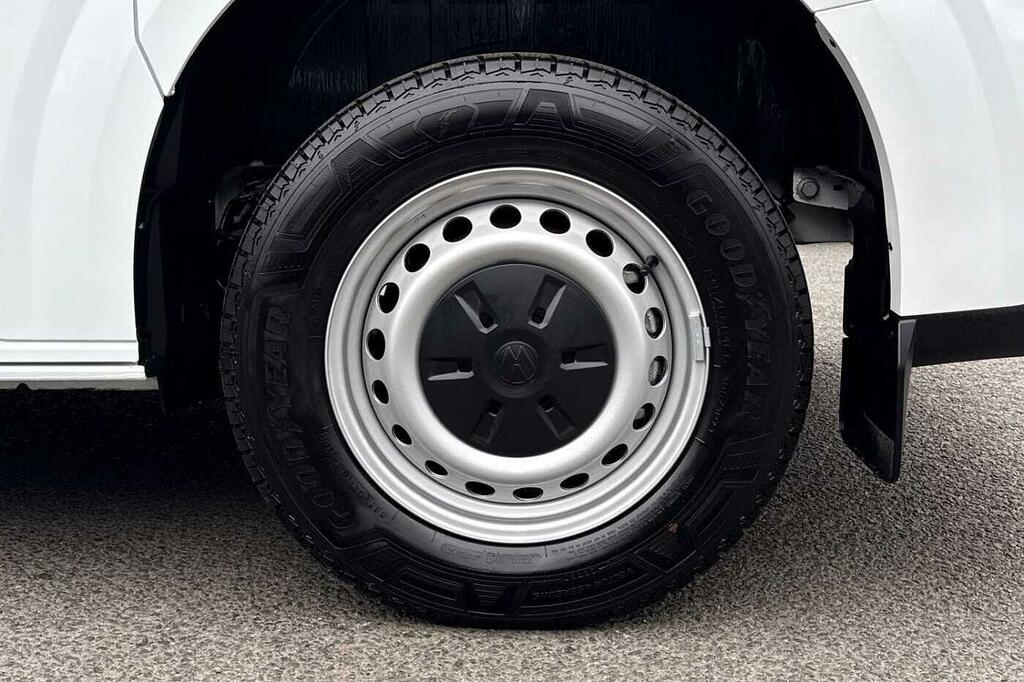Volkswagen E-Transporter 100Kw 65Kwh Commerce Plus Van White #5