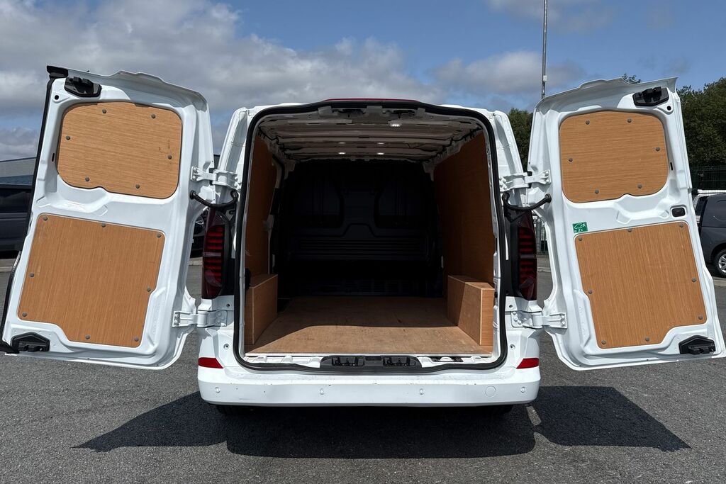 Volkswagen Transporter 2.0 Tdi 110 Commerce Pro Van White #6