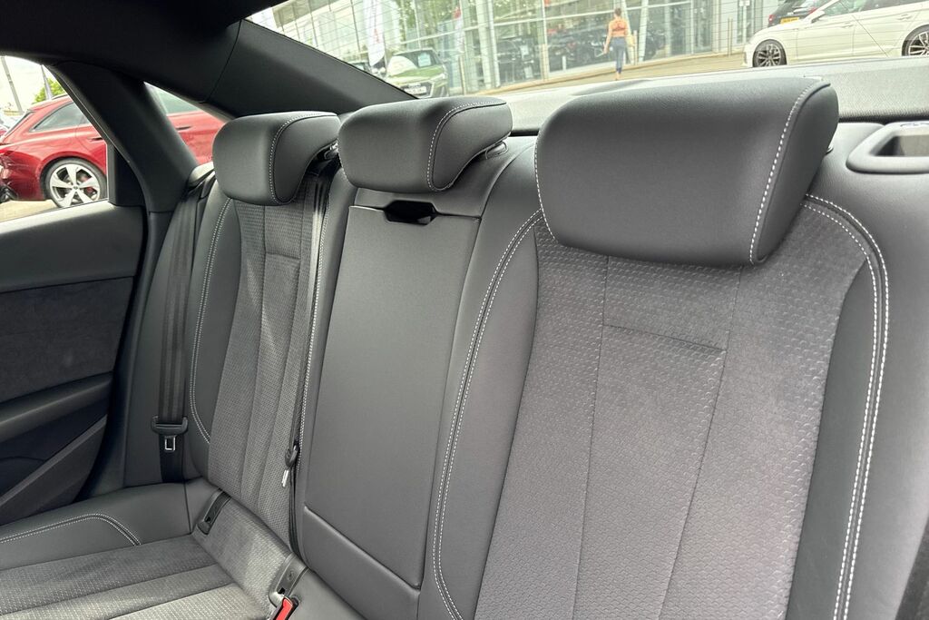 Audi A4 35 Tfsi Black Edition S Tronic Blue #13