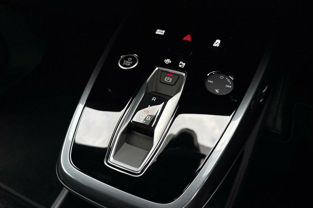 Audi Q4 E Tron 210Kw 45 82Kwh Black Edition Grey #7