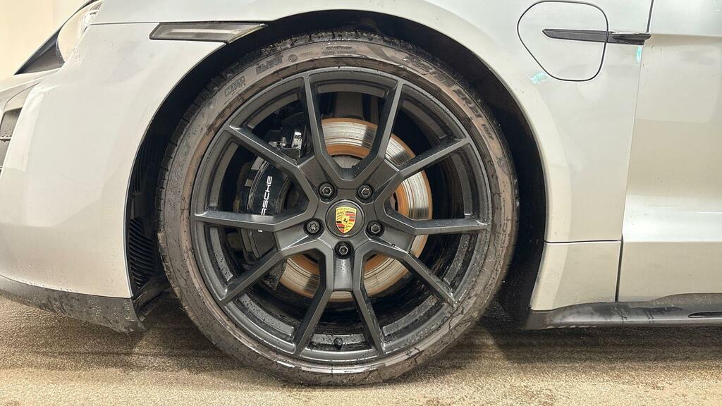 Porsche Taycan 440Kw Gts 93Kwh Silver #5