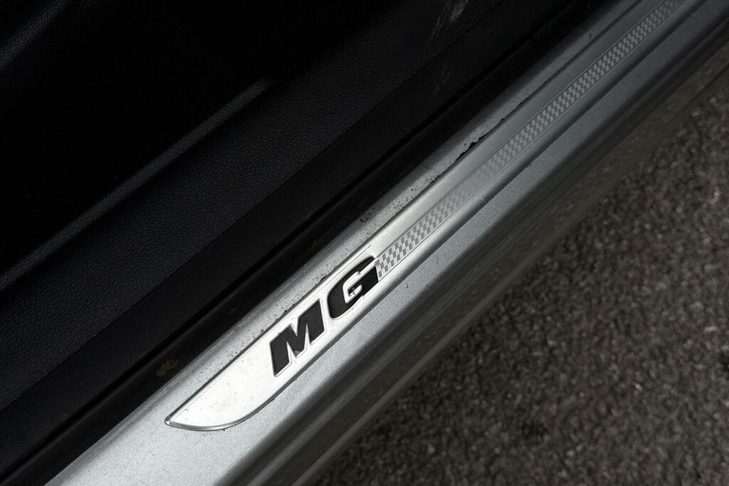 MG HS 1.5 T-gdi Trophy Euro 6 Ss Black #26