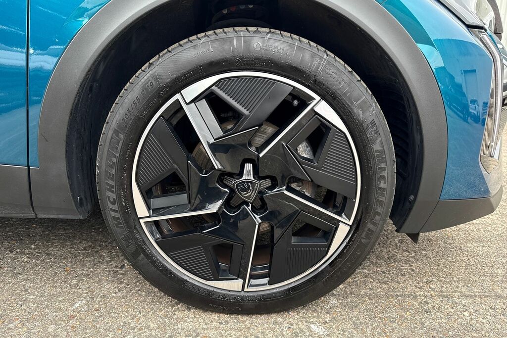 Peugeot 408 Fastback 1.2 Puretech Gt E Black #9