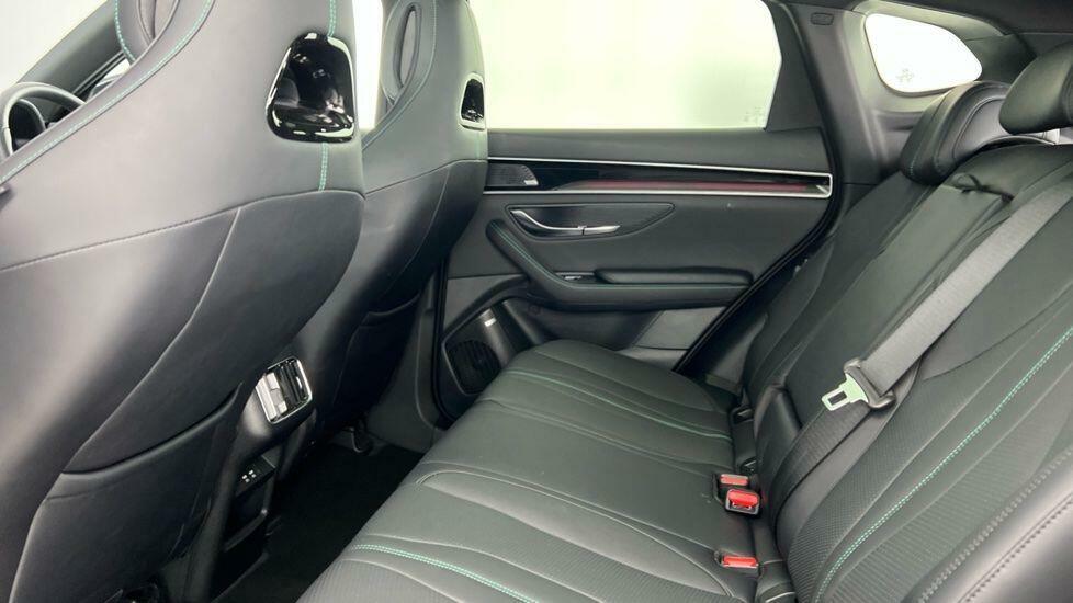 Byd Seal U 1.5 Dm-i Comfort White #13