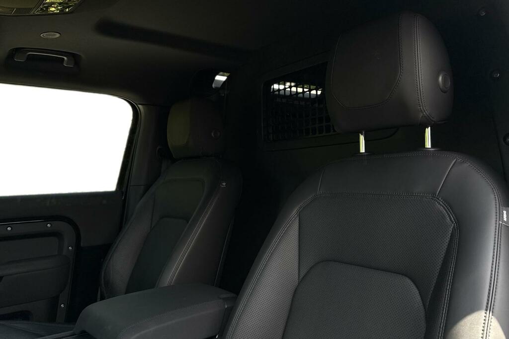 Land Rover Defender 90 3.0 D250 Hard Top Se DX72RDU Black #4