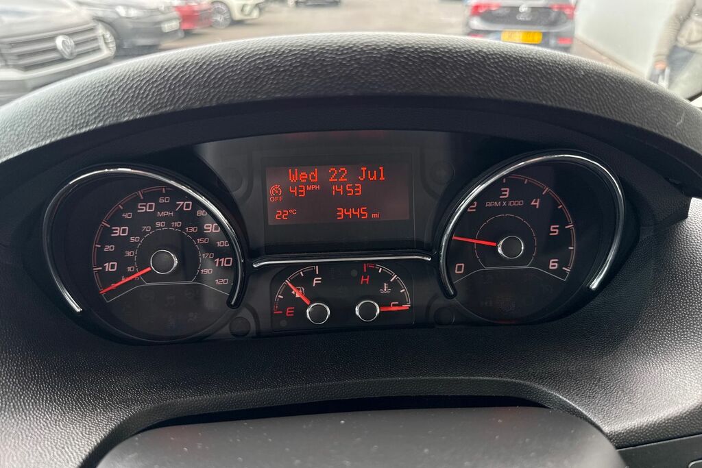   Volkswagen 109Kw Life Pure 52Kwh White #44