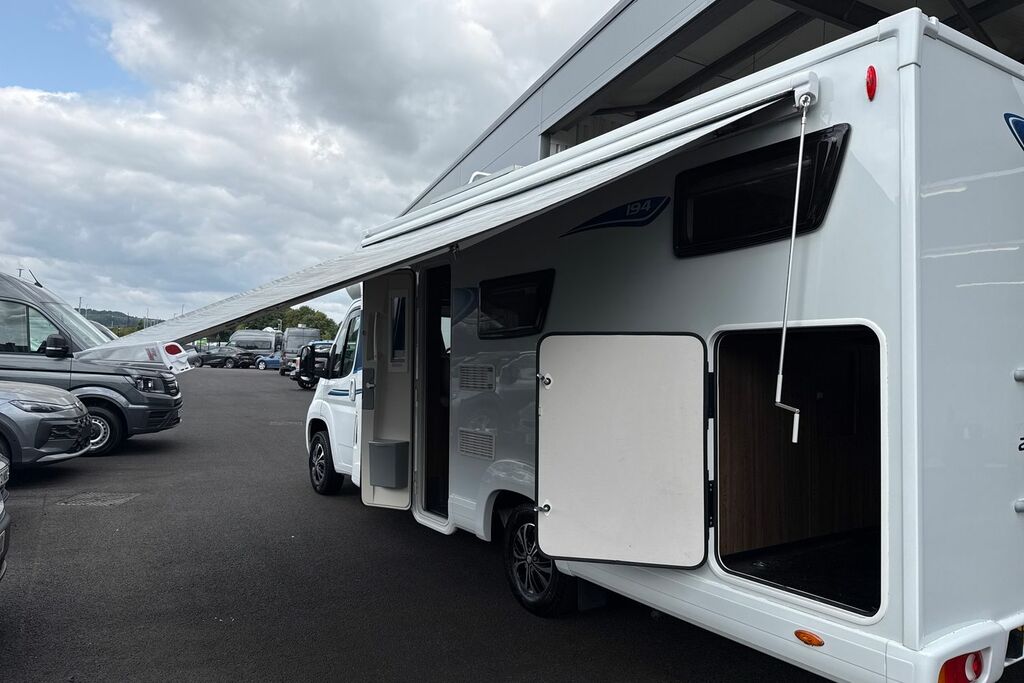   Volkswagen 109Kw Life Pure 52Kwh White #30
