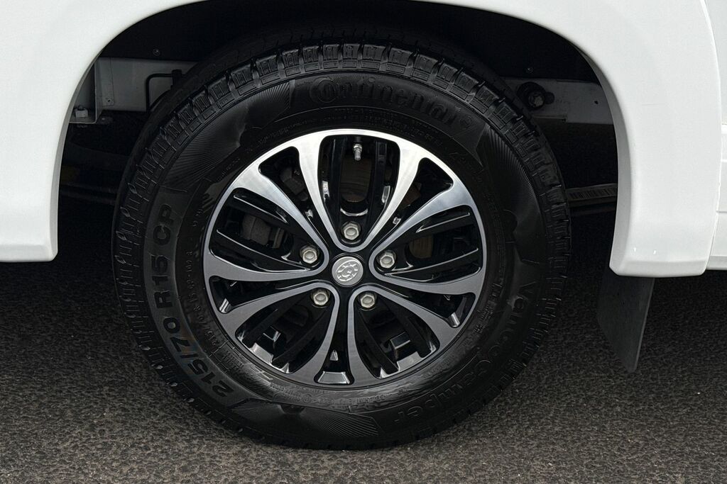   Volkswagen 109Kw Life Pure 52Kwh White #21
