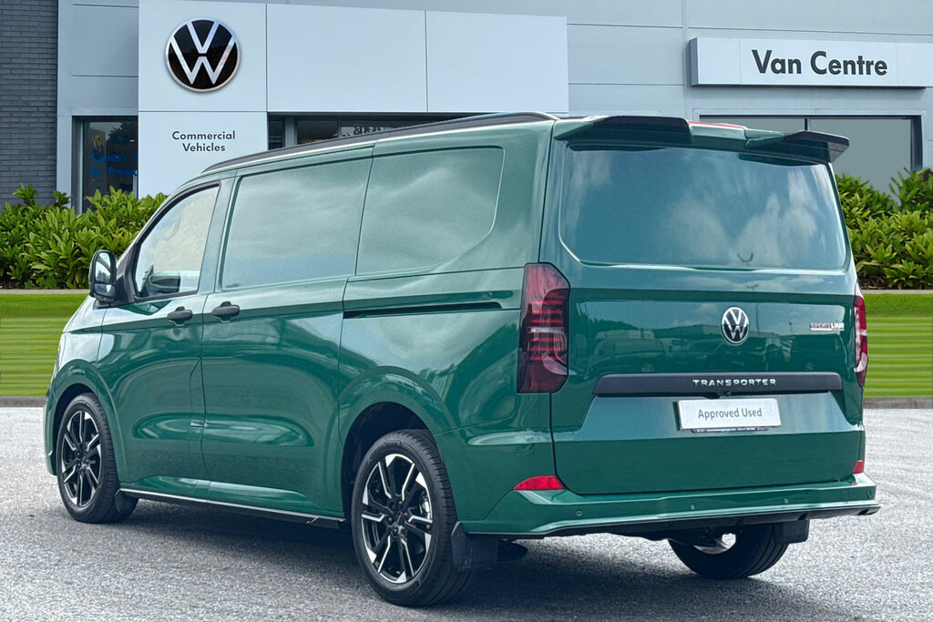 Volkswagen Transporter Sportline 2.0 Tdi 170 Sportline Van 5 Plus Green #2