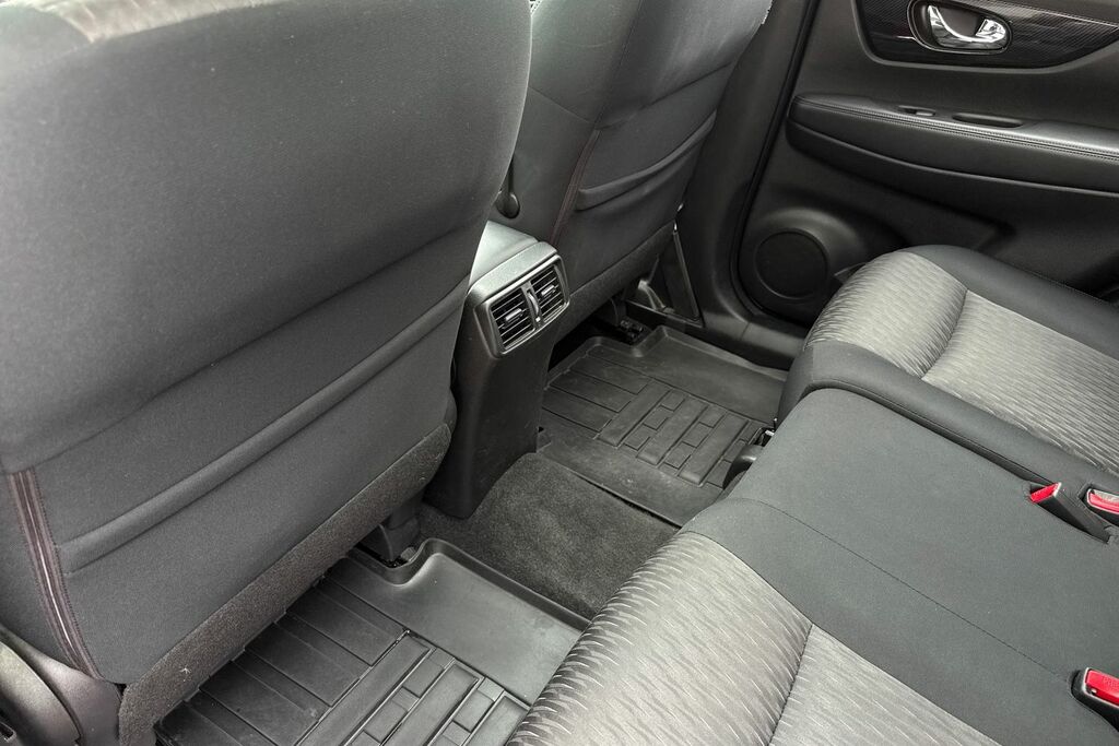 Nissan X-Trail Tekna Black #32