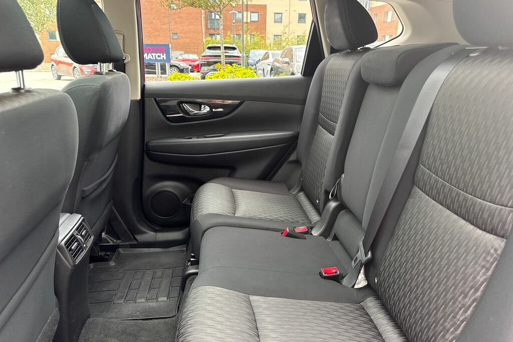 Nissan X-Trail Tekna Black #18