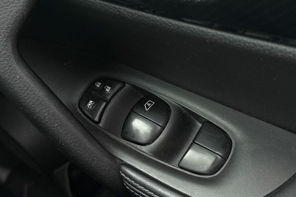 Nissan X-Trail Tekna Black #20