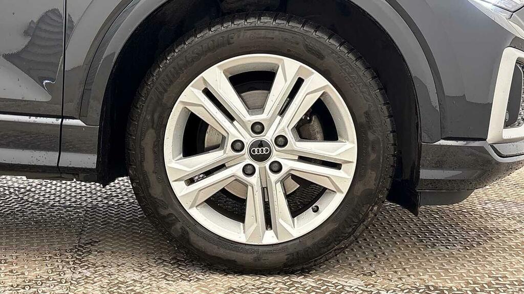 Audi Q2 35 Tfsi Sport Grey #5