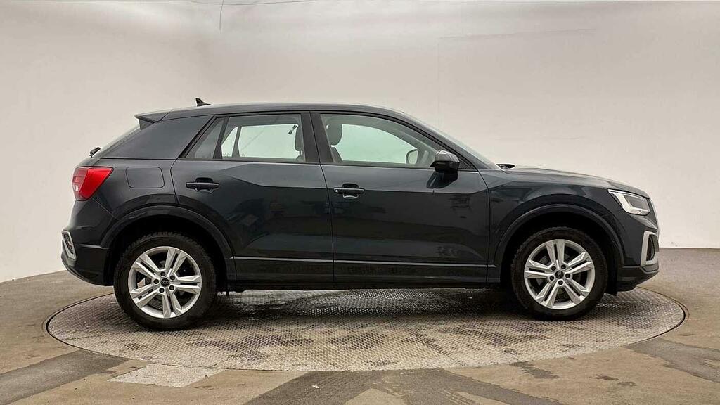 Audi Q2 35 Tfsi Sport Grey #4