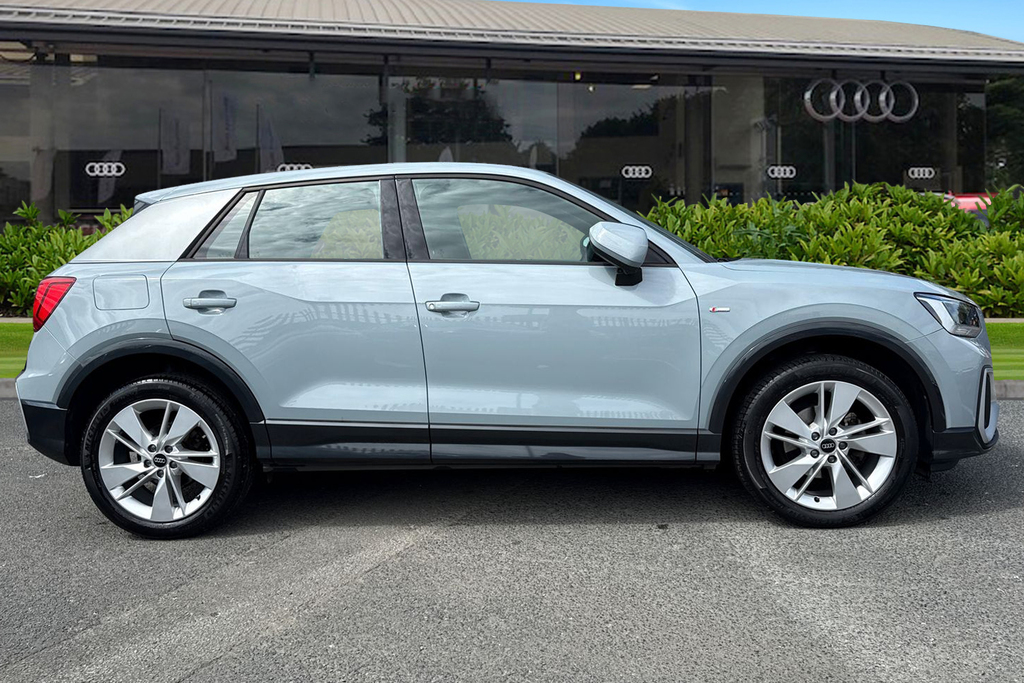 Audi Q2 S Line 35 Tfsi 150 Ps S Tronic Grey #3