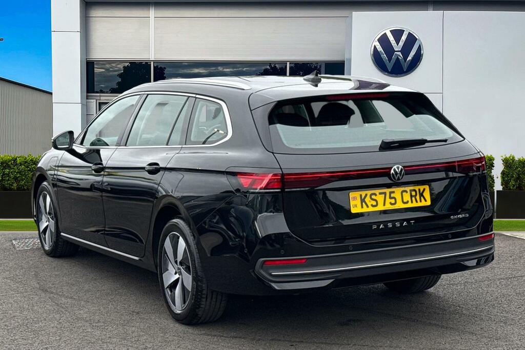 Volkswagen Passat 1.5 Tsi Ehybrid Life Dsg Black #2