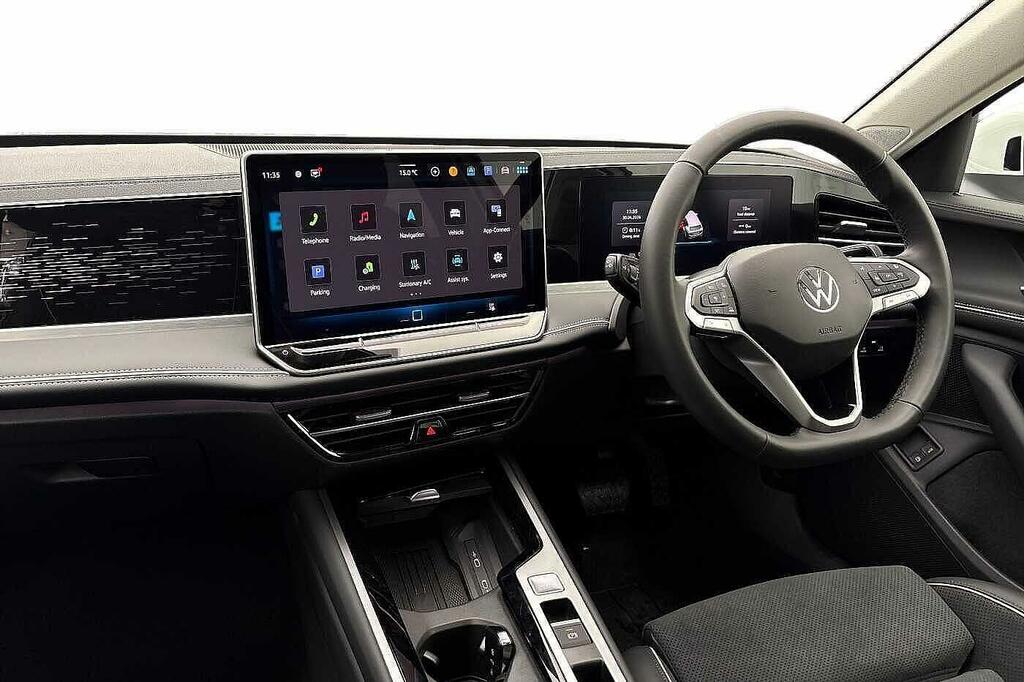 Volkswagen Passat 1.5 Tsi Ehybrid Elegance Dsgdelivery Mileage White #2