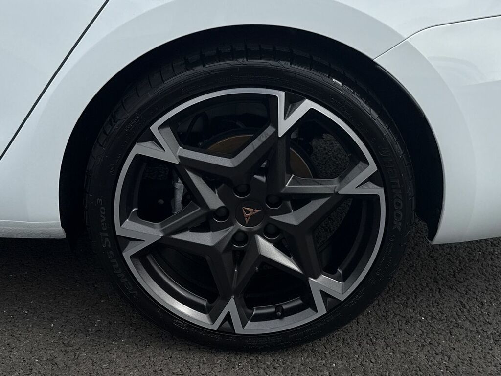 Cupra Leon 1.5 Etsi 150 V2 Dsg White #6