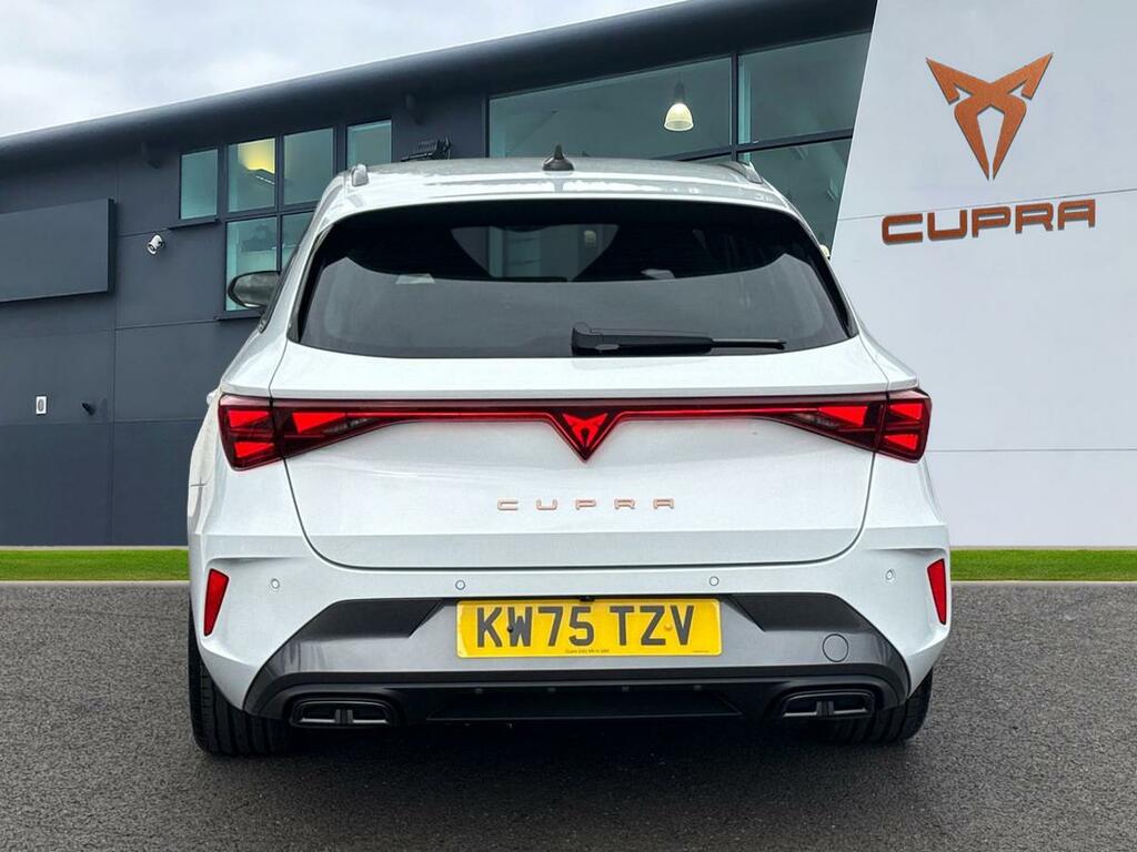 Cupra Leon 1.5 Etsi 150 V2 Dsg White #4
