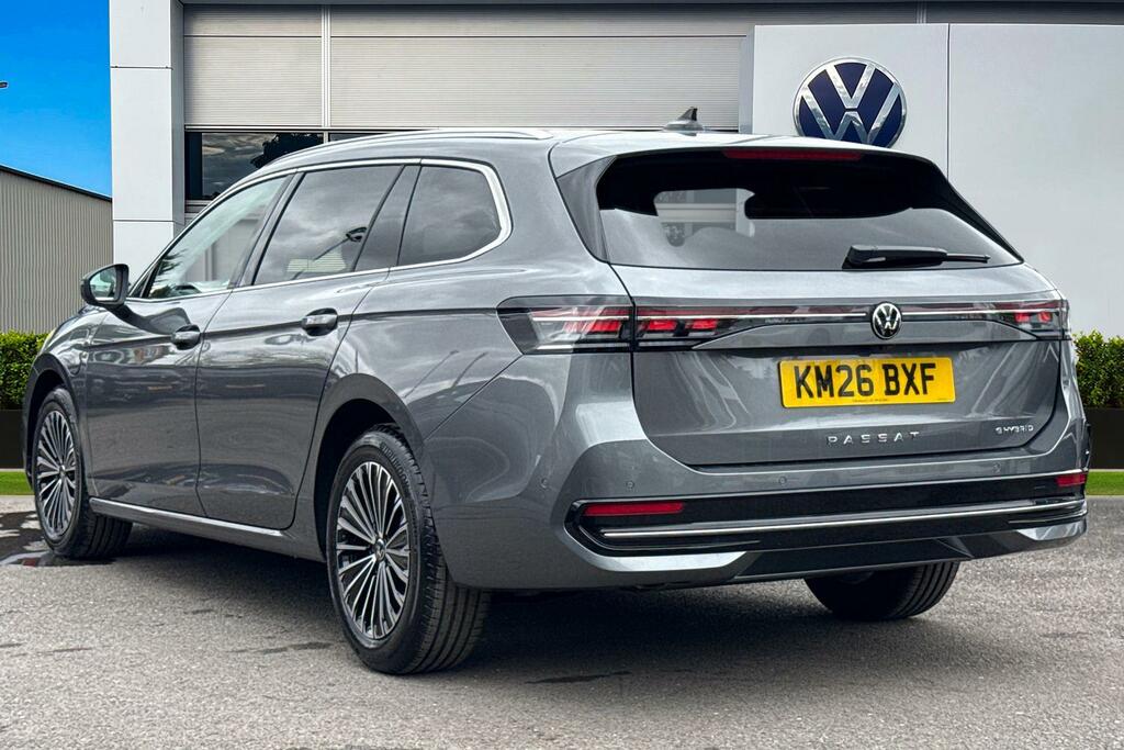 Volkswagen Passat 1.5 Tsi Ehybrid Elegance Dsg Vat Qualifying, Grey #2