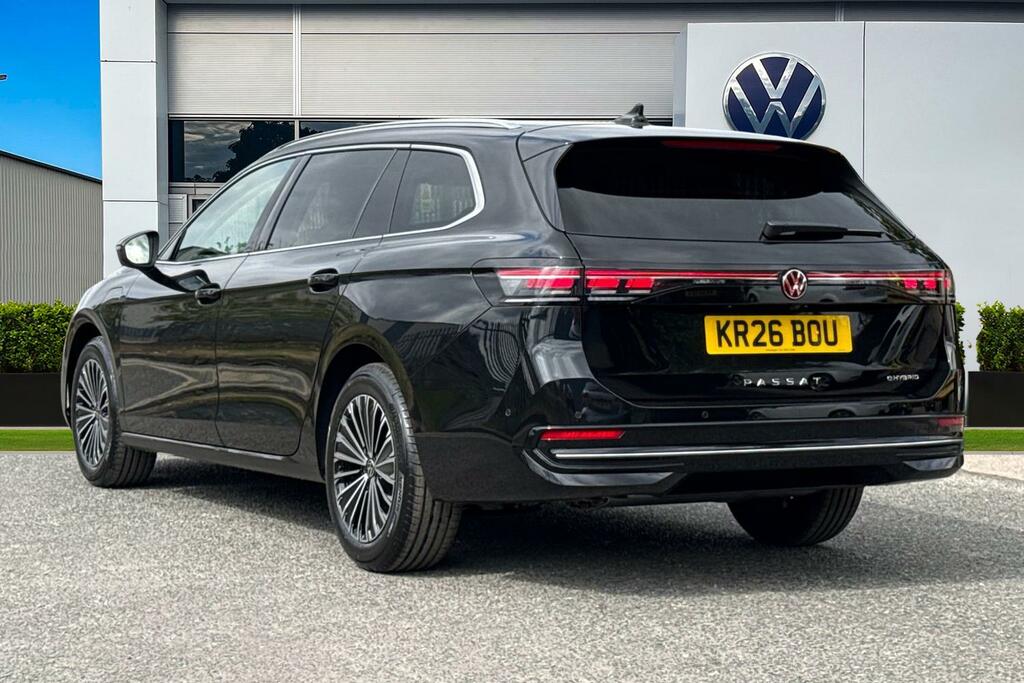 Volkswagen Passat 1.5 Tsi Ehybrid Elegance Dsg Sunroof, Electr KR26BOU Black #2