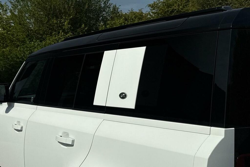 Land Rover Defender 110 Se Brown #53