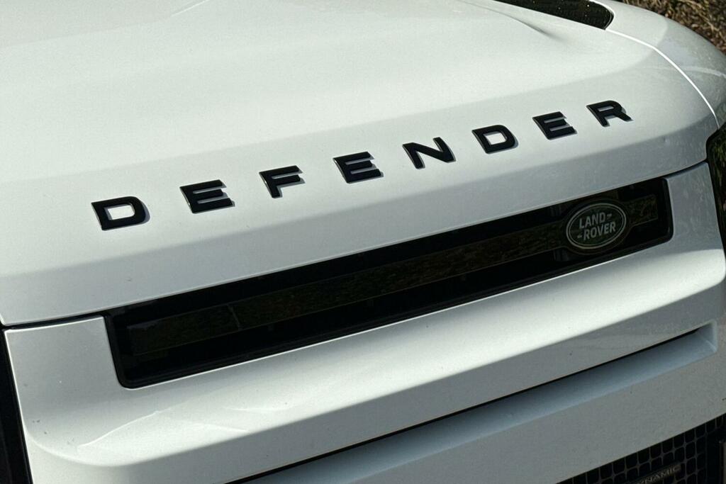 Land Rover Defender 110 Se Brown #45