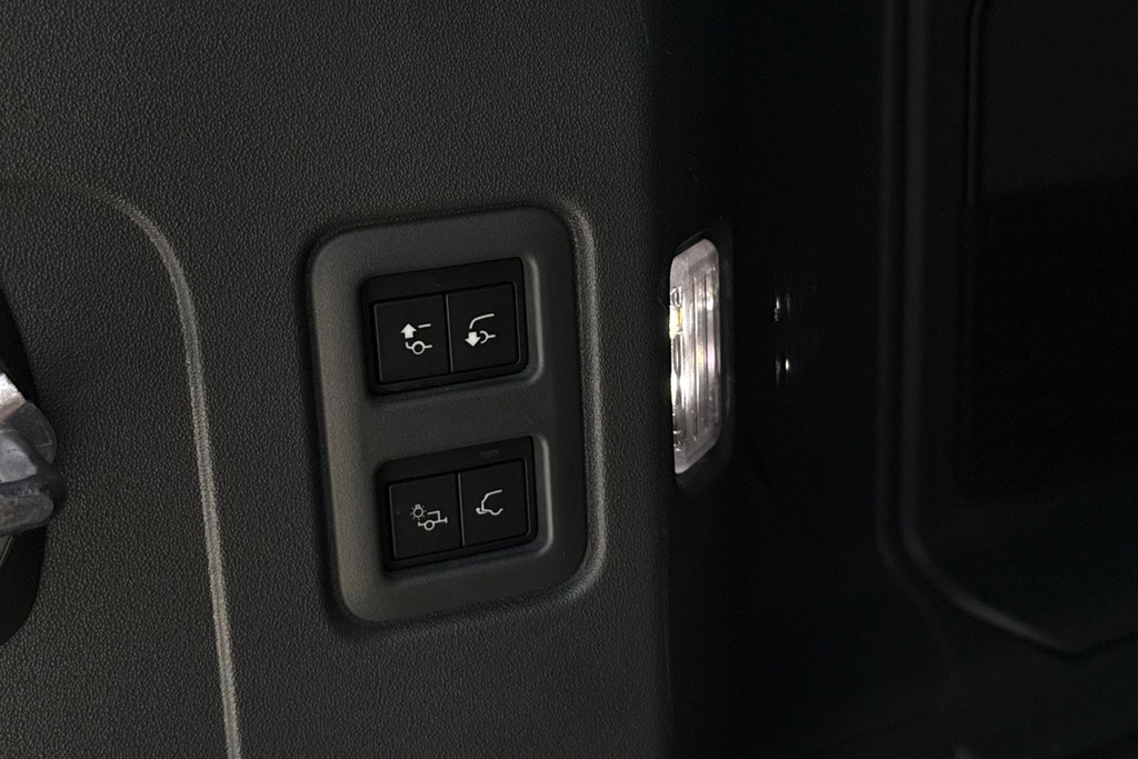 Land Rover Defender 110 Defender X-dynamic Se Phev A Grey #25