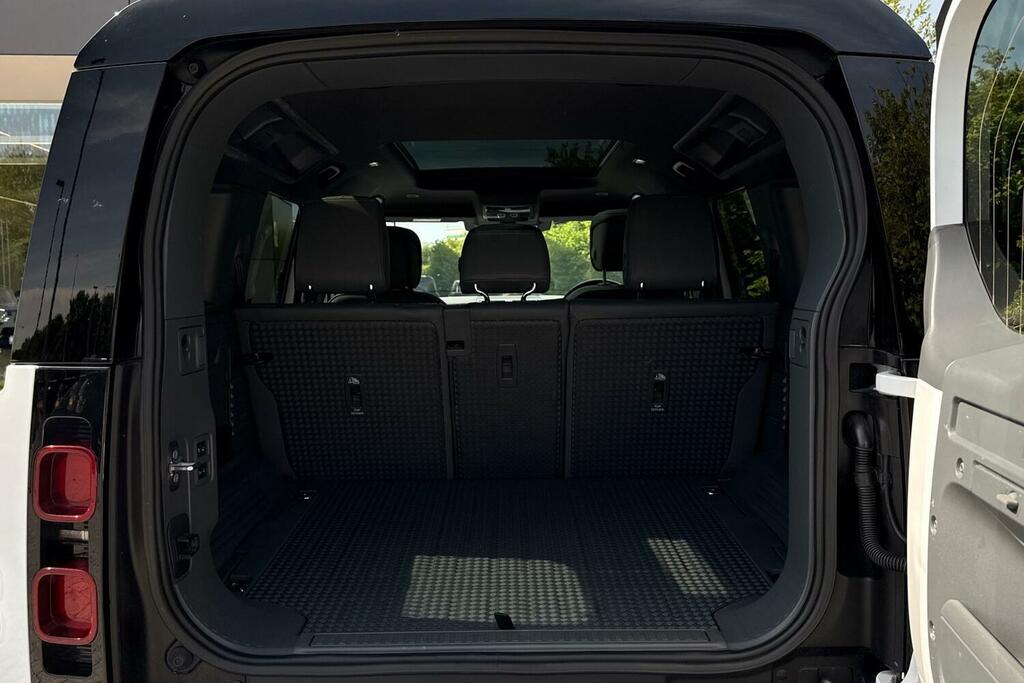 Land Rover Defender 110 Se Brown #10