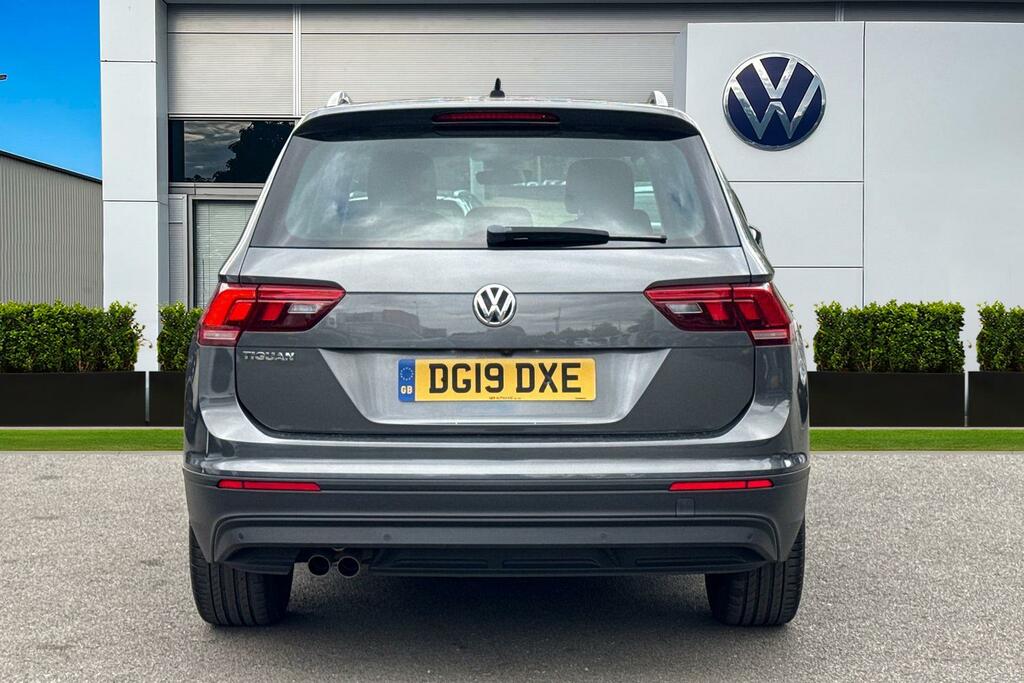 Volkswagen Tiguan 1.5 Tsi Evo 130 Se Nav Vienna Leather, Park Assi Grey #4