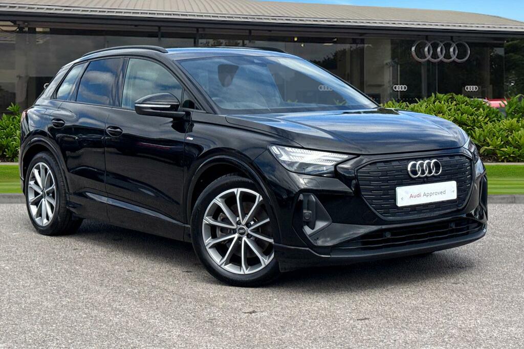 Audi Q4 E Tron Q4 Edition 1 50 E-tron Quattro 220,00 Kw Black