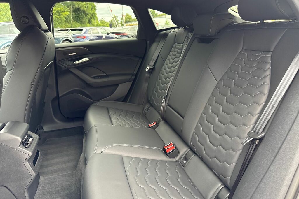 Audi A6 E-tron Sportback Sportback Edition 1 E-tron Performance 270,00 Kw Black #13