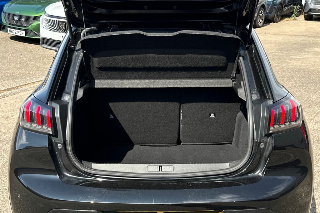 Peugeot e-208 50Kwh Gt 7Kw Charger Black #6