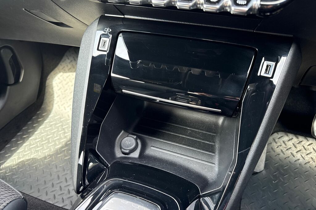 Peugeot e-2008 50Kwh Gt  #58