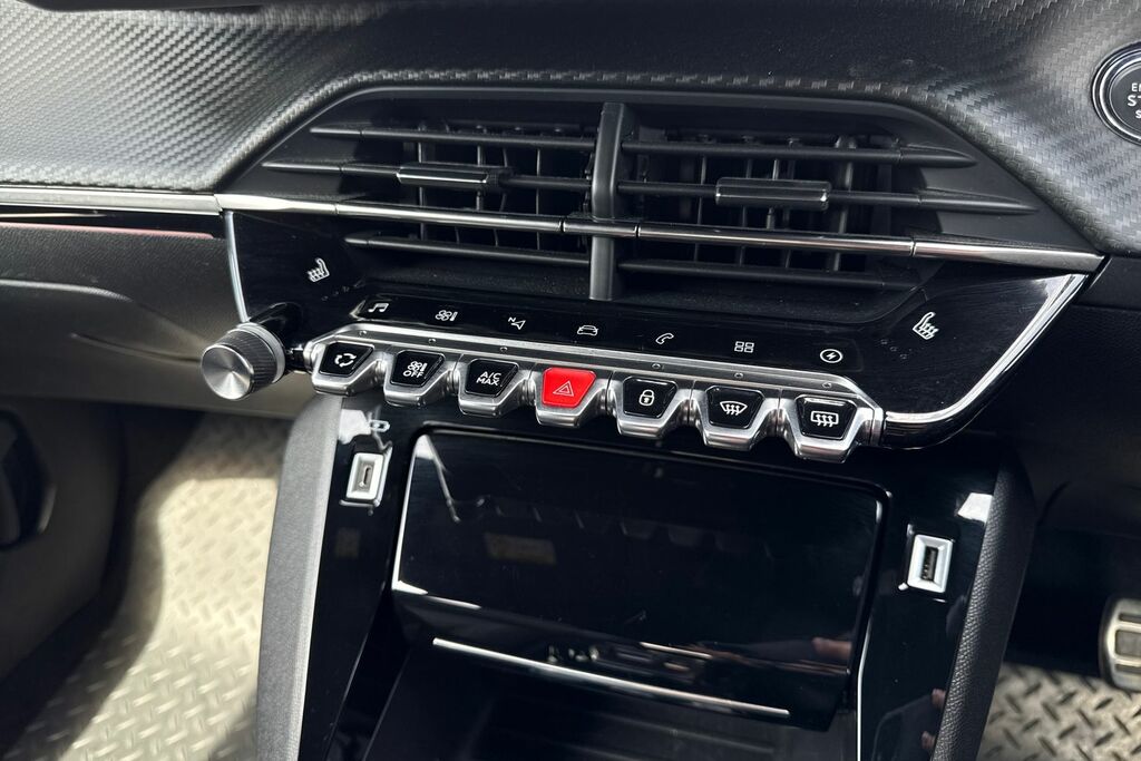 Peugeot e-2008 50Kwh Gt  #56