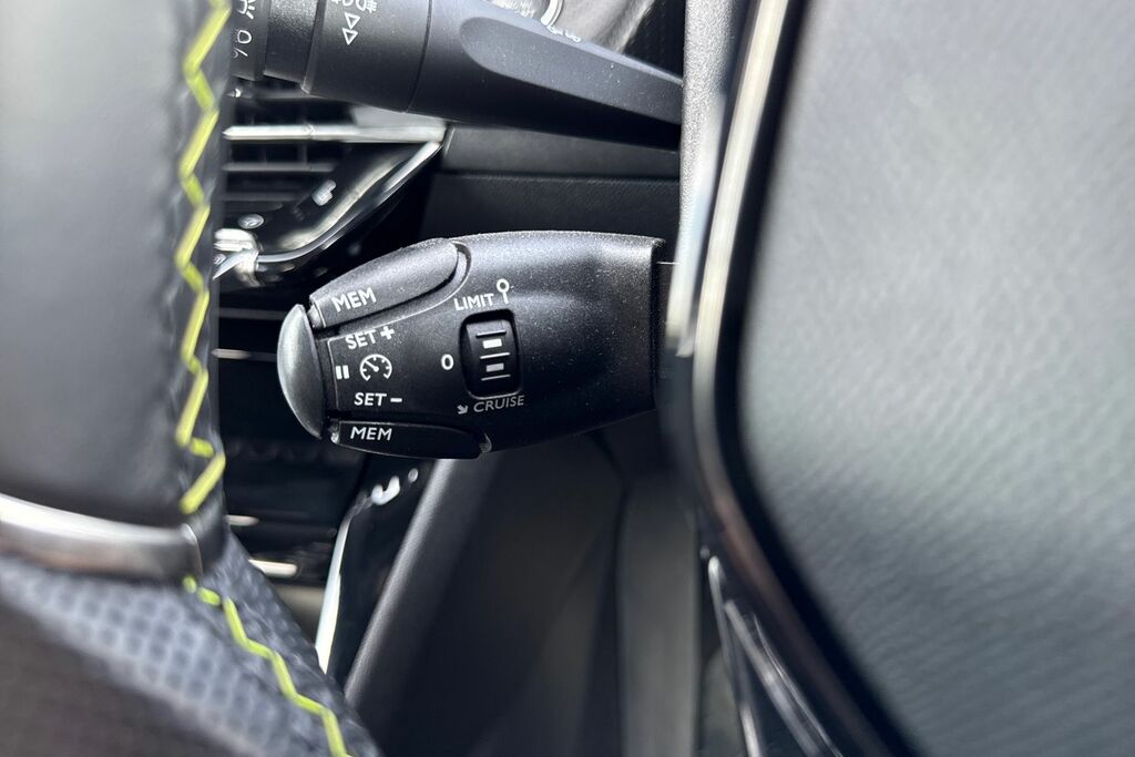 Peugeot e-2008 50Kwh Gt  #40
